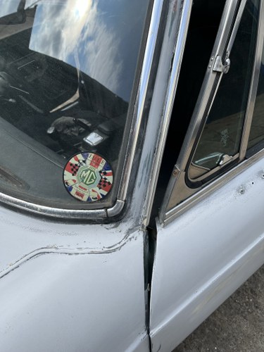 NO RESERVE - 1975 MGB GT Jubilee Edition Restoration Project In vendita (immagine 80 di 132)