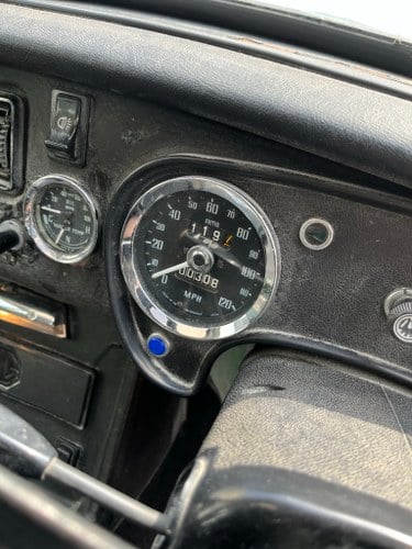 NO RESERVE - 1975 MGB GT Jubilee Edition Restoration Project In vendita (immagine 27 di 132)