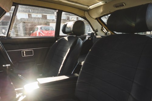 NO RESERVE - 1974 MG B GT In vendita (immagine 25 di 61)