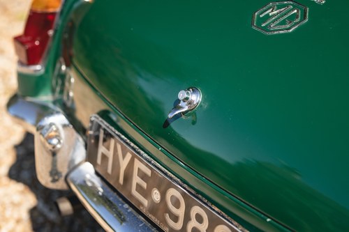 1965 MG B Roadster Te koop (foto 93 van 176)