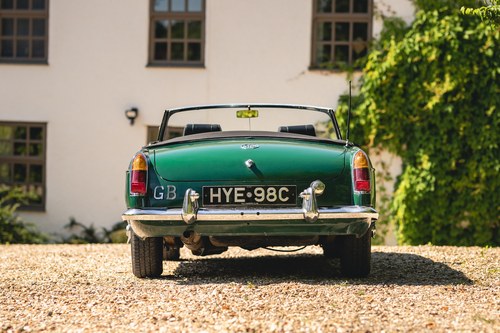 1965 MG B Roadster Te koop (foto 6 van 176)