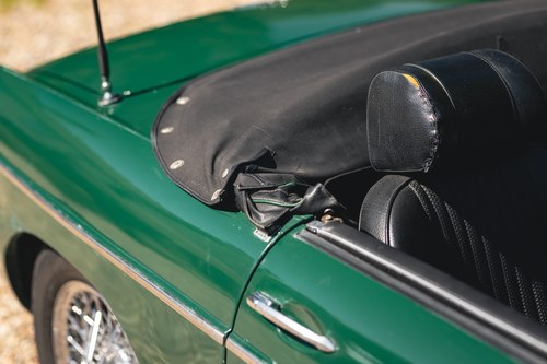 1965 MG B Roadster Te koop (foto 77 van 176)