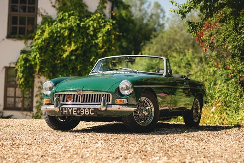 1965 MG B Roadster Te koop (foto 2 van 176)