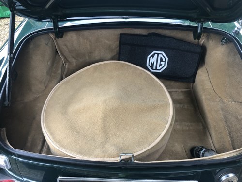 1971 MGB Roadster zum Verkauf (Bild 39 von 82)