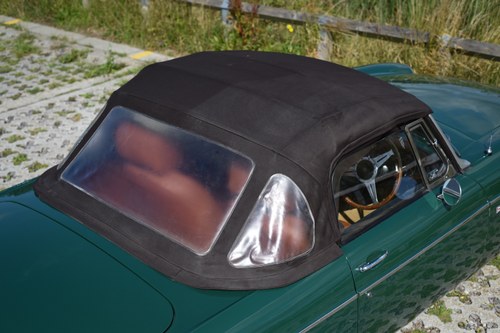 1974 MG B Roadster For Sale (picture 89 of 161)