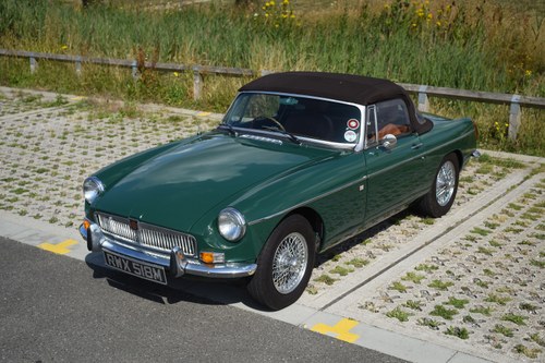 1974 MG B Roadster For Sale (picture 18 of 161)