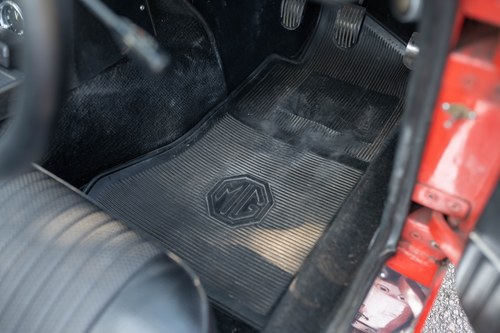 1972 MGB Roadster Te koop (foto 71 van 192)