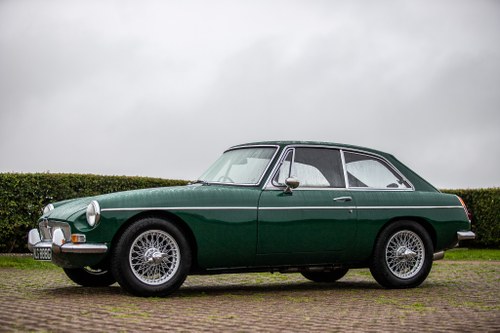 1969 MG B GT For Sale (picture 6 of 145)