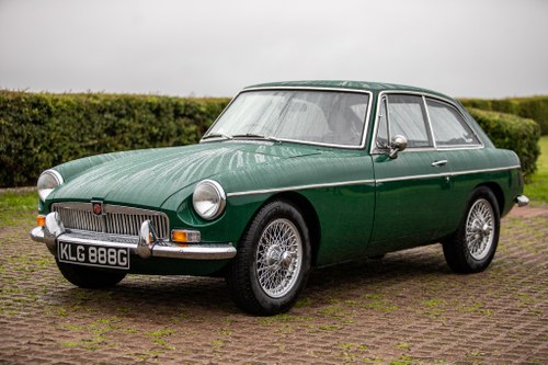 1969 MG B GT For Sale (picture 2 of 145)