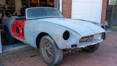 NO RESERVE - 1971 MG B Roadster Project Including MG B GT Donor Car