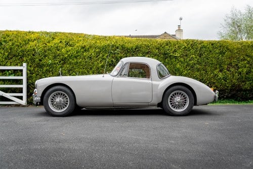 1962 MG MGA Coupe For Sale (picture 3 of 152)