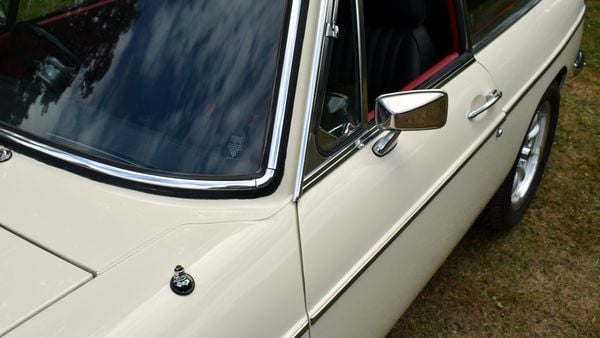 1976 MGB GTV8 For Sale (picture :index of 57)