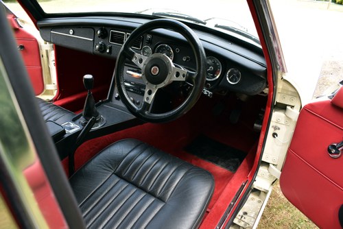 1976 MGB GTV8 zum Verkauf (Bild 35 von 103)