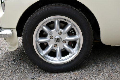 1976 MGB GTV8 zum Verkauf (Bild 17 von 103)