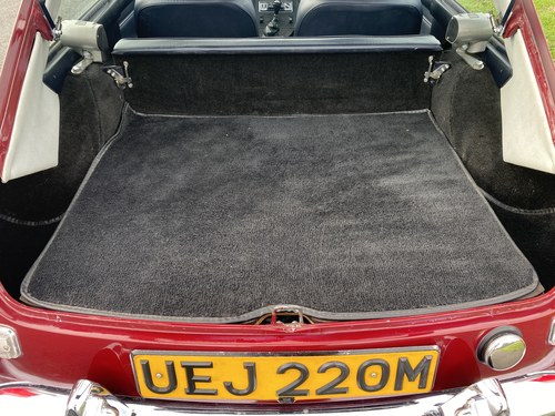 NO RESERVE - 1974 MGB GT V8 (ADO 75 development car) zum Verkauf (Bild 95 von 244)