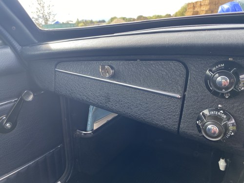 NO RESERVE - 1974 MGB GT V8 (ADO 75 development car) zum Verkauf (Bild 30 von 244)