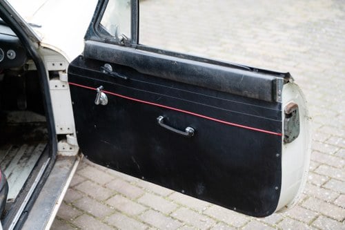 NO RESERVE - 1966 MGB GT à vendre (picture 44 of 167)