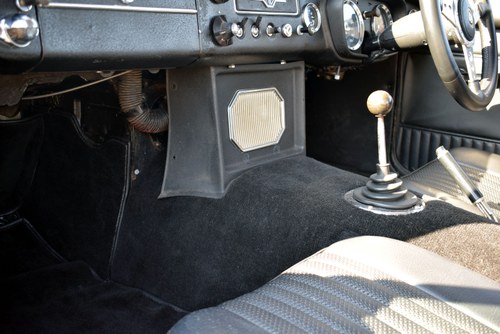 NO RESERVE - 1971 MGB GT For Sale (picture 32 of 79)