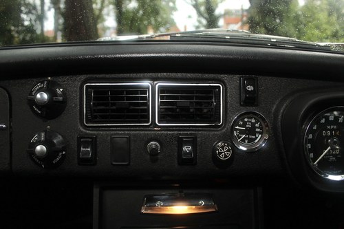 1974 MG B GT 1950cc MGB En venta (imagen 40 de 148)