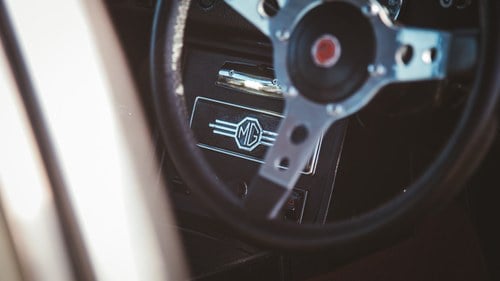 1975 MGB GT V8 For Sale (picture 29 of 92)