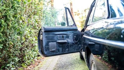 NO RESERVE - 1977 MGB GT In vendita (immagine 49 di 189)