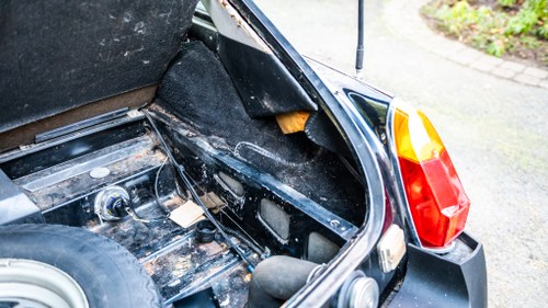 NO RESERVE - 1977 MGB GT In vendita (immagine 60 di 189)