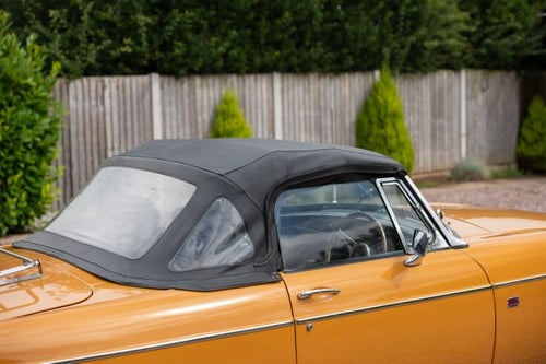 1973 MGB Roadster zum Verkauf (Bild 106 von 235)