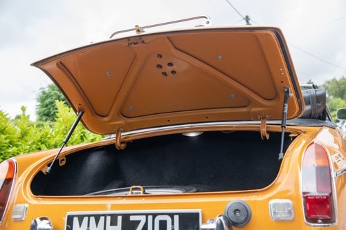 1973 MGB Roadster zum Verkauf (Bild 65 von 235)