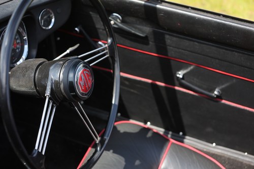 1963 MGB Roadster In vendita (immagine 40 di 280)