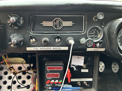 1971 MG MGB GT Rally-Prepared Car In vendita (immagine 65 di 321)