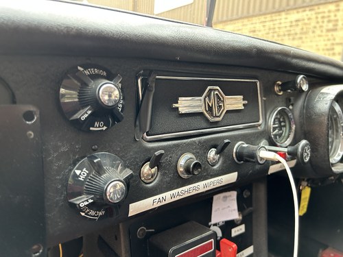 1971 MG MGB GT Rally-Prepared Car In vendita (immagine 64 di 321)