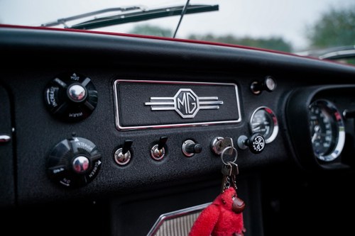 1969 MGC Roadster Te koop (foto 38 van 215)