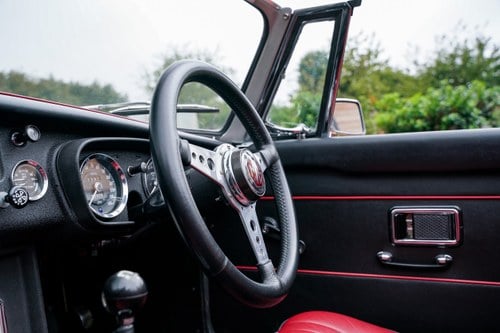 1969 MGC Roadster Te koop (foto 77 van 215)