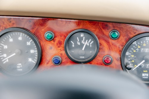 1995 MG RV8 à vendre (picture 61 of 174)