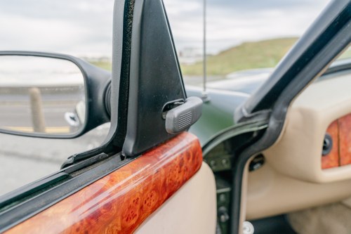 1995 MG RV8 à vendre (picture 47 of 174)