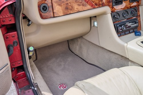 1996 MG Rv8 V8 Auto zum Verkauf (Bild 41 von 181)