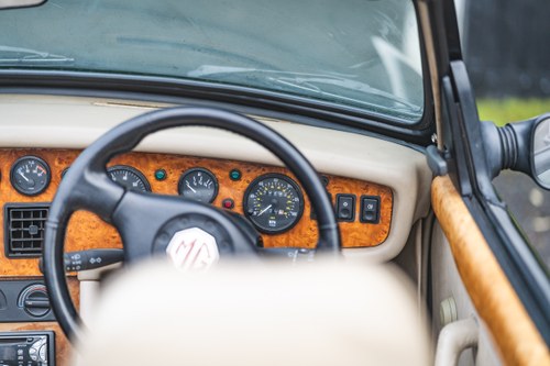 1994 MG RV8 In vendita (immagine 30 di 133)