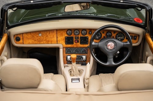 1995 MG RV8 Te koop (foto 40 van 203)