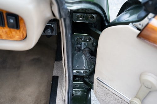 1995 MG RV8 Te koop (foto 72 van 203)