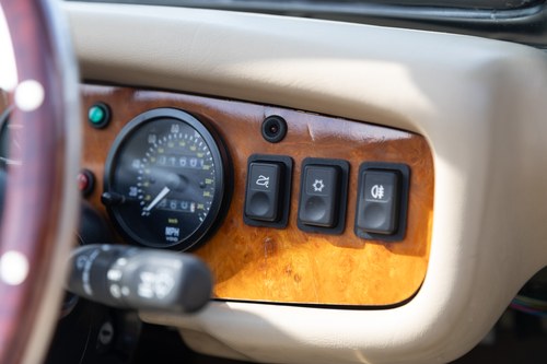 1995 MG RV8 En venta (imagen 40 de 148)