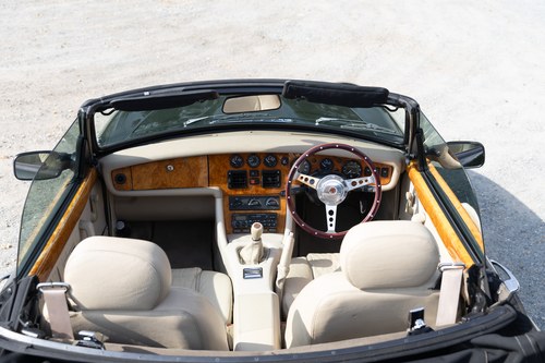 1995 MG RV8 En venta (imagen 24 de 148)