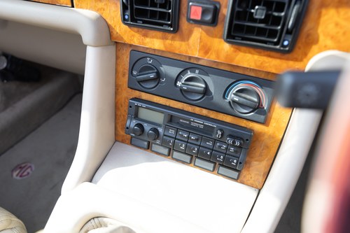 1995 MG RV8 En venta (imagen 43 de 148)