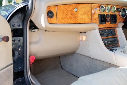 1996 MG RV8 à vendre (picture 87 of 239)