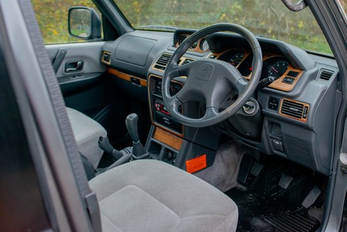 1998 Mitsubishi Shogun GLS LWB 7-Seater For Sale (picture 15 of 108)