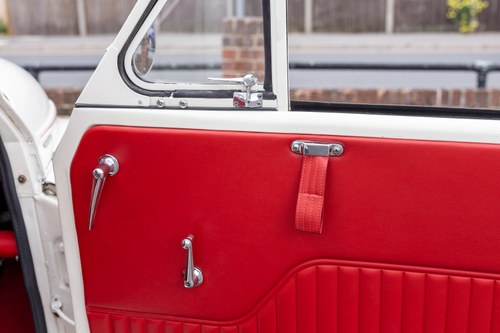 NO RESERVE - 1966 Morris Minor 1000 In vendita (immagine 43 di 203)