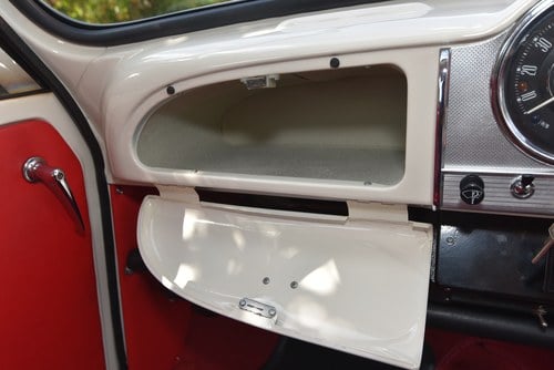 1967 Morris Minor Saloon 1000 Series III In vendita (immagine 38 di 99)