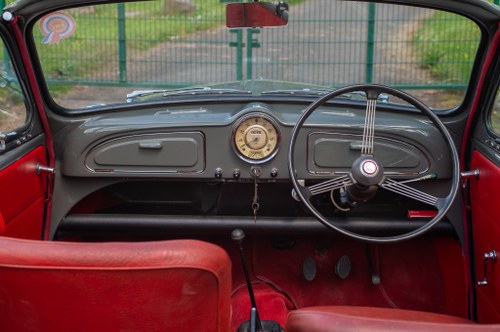 1960 Morris Minor Convertible Te koop (foto 24 van 99)