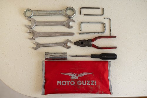 1999 Moto Guzzi 1100 Sport Injection à venda (imagem 143 de 144)