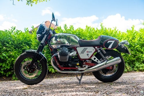 2015 Moto Guzzi V7 Racer In vendita (immagine 5 di 90)