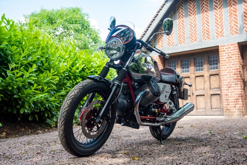 2015 Moto Guzzi V7 Racer In vendita (immagine 4 di 90)